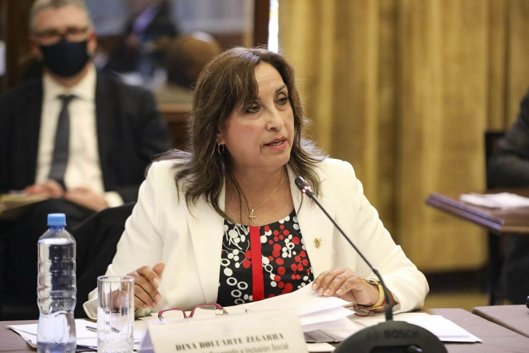 Es falsa la versión de Dina Boluarte acerca de que su primera ministra de Educación renunció por motivos familiares