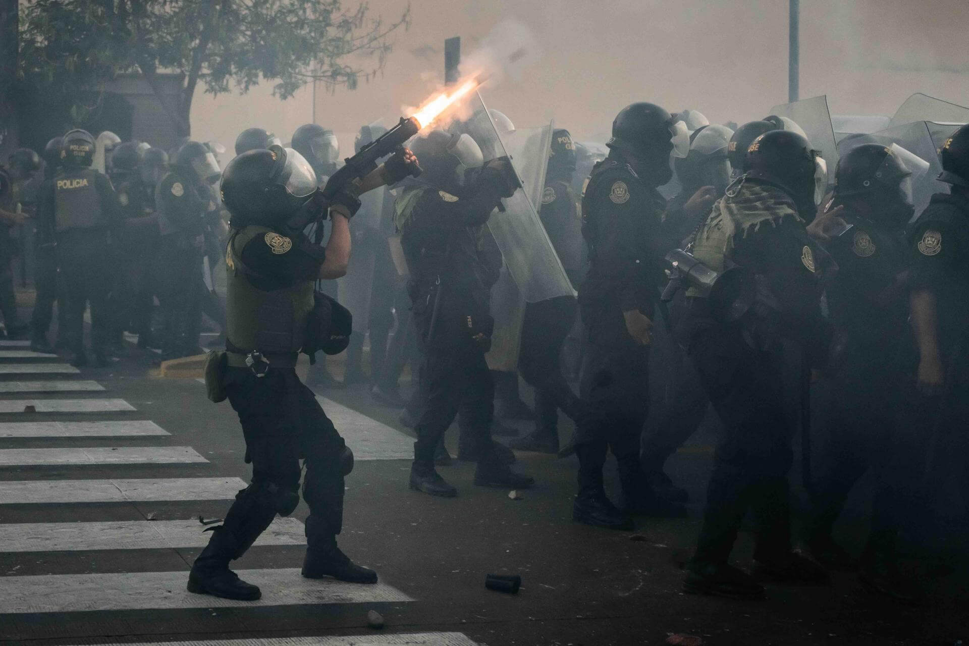 POLICÍAS. Los planes operativos analizan el contexto social y plantean una estrategia para controlar las protestas.