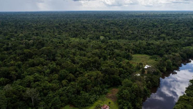 CURSO. OjoLab, Oxfam Colombia y Oxfam en Perú lanzan convocatoria de curso para periodistas de Perú y Colombia sobre crisis climática, economía y derechos humanos.