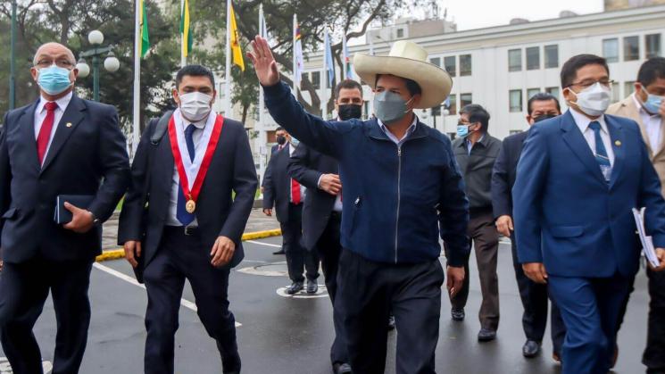 PROCEDIMIENTOS. El camino para la destitución del presidente Castillo requiere consenso y argumentos legales suficientes en el Parlamento.