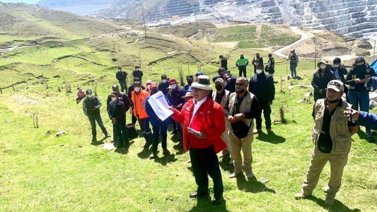 SIN ACUERDOS. El Ministro de Energía y Minas, Carlos Palacios, no logró concretar una mesa de diálogo entre comuneros y la empresa.