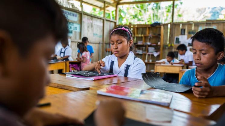 DERECHO. Organizaciones indígenas denuncian que el Minedu atenta contra la educación de niños y jóvenes.  