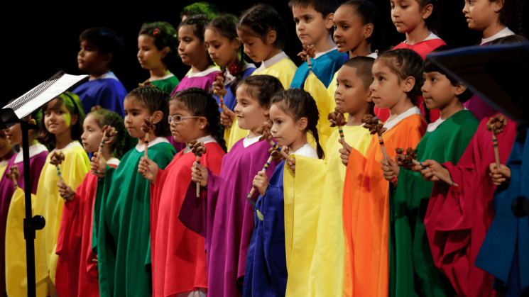 La Dirección de Elencos Nacionales precisó a Ama Llulla que los vestuarios del coro de niños son distintivos para reforzar nuestra diversidad cultural.