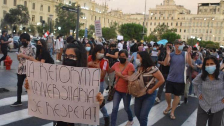 ¿Y LA CALIDAD? La cifra de estudiantes universitarios en Perú se incrementó, pero lo hizo en un sistema sin control sobre su calidad.