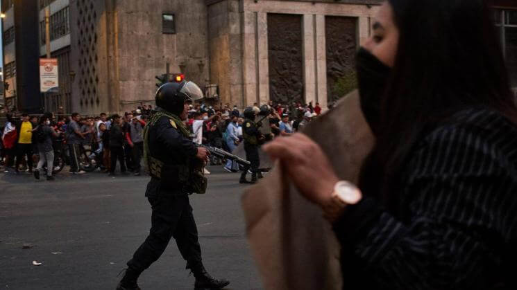 MANIFESTACIONES. Como parte de un control de identidad, efectivos policiales solo pueden retener a una persona hasta por cuatro horas.