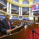 VOTACIÓN. El equipo ministerial que lidera Aníbal Torres obtuvo 64 votos en el Congreso para continuar sus funciones. 