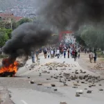 SIN TREGUA. Manifestantes tomaron el puente Huallaga en la carretera Central de Huánuco.