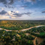 LÍMITES. El río Amonia atraviesa la frontera de Ucayali (Perú) y Acre (Brasil), un territorio habitado por el pueblo asháninka.