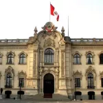 CAMBIOS. Pedro Castillo intentó disolver el  Congreso, pero luego terminó vacado y Dina Boluarte asumió como primera presidenta de la historia peruana.