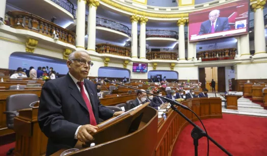 VOTACIÓN. El equipo ministerial que lidera Aníbal Torres obtuvo 64 votos en el Congreso para continuar sus funciones. 