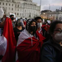 PERMITIDO. Las autoridades han informado que el estado de emergencia no prohíbe la realización de marchas o manifestaciones masivas.